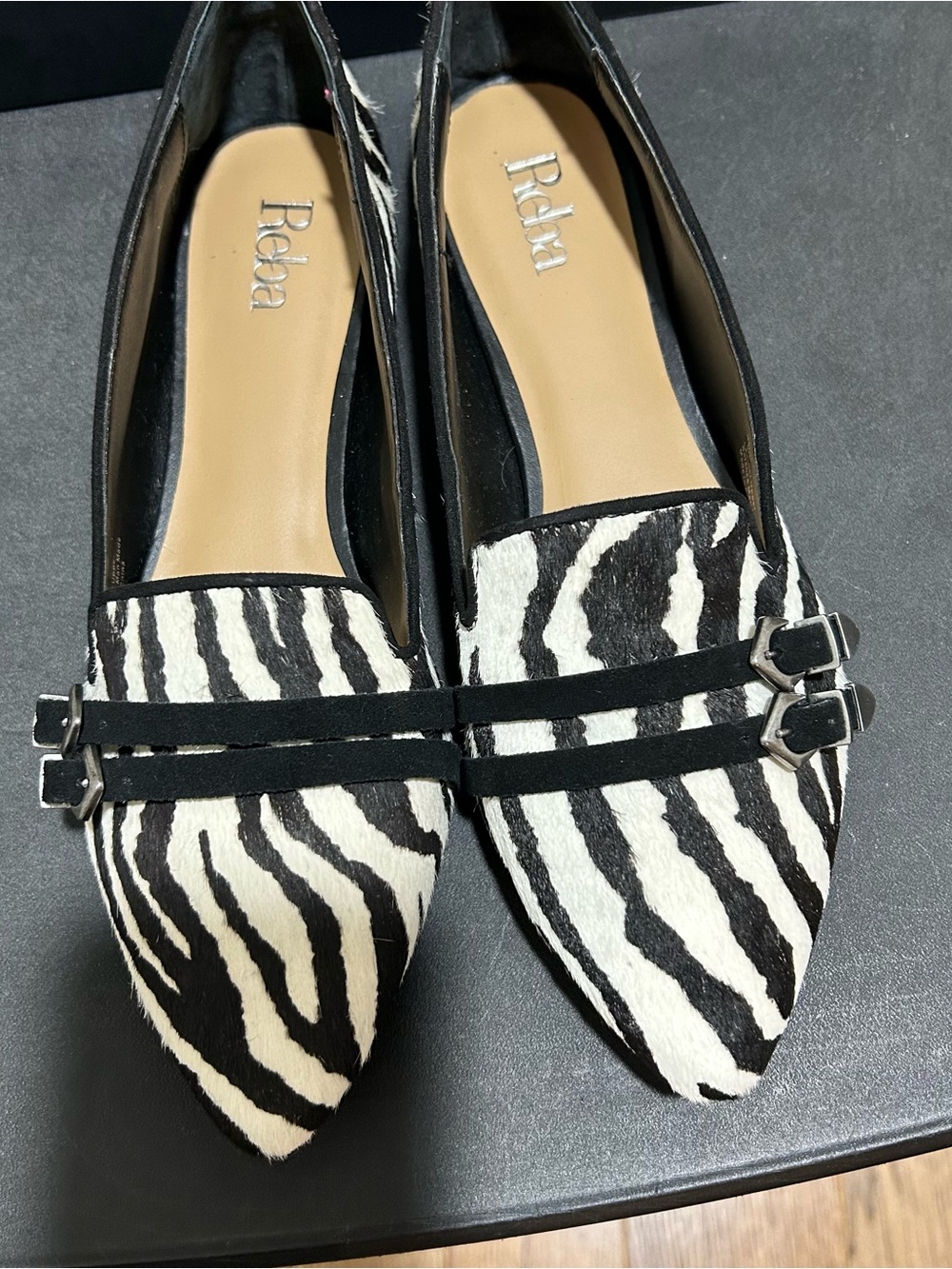 Reba Footwear NWT women’s size 9M Zebra-Print Pointed Toe Flats - Black & White
